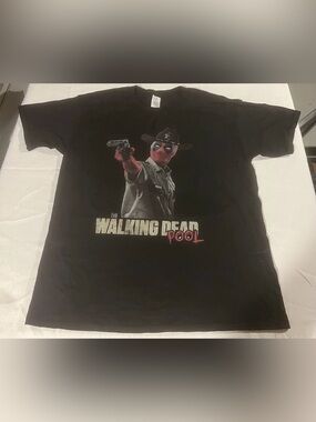 Rare- The Walking Deadpool-Deadpool Men’s Adult Medium T-Shirt
